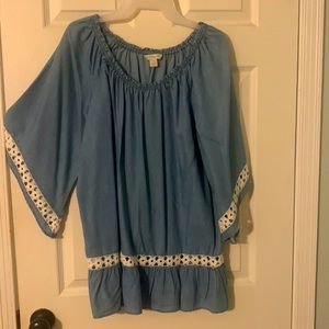 Off the shoulder boutique blouse